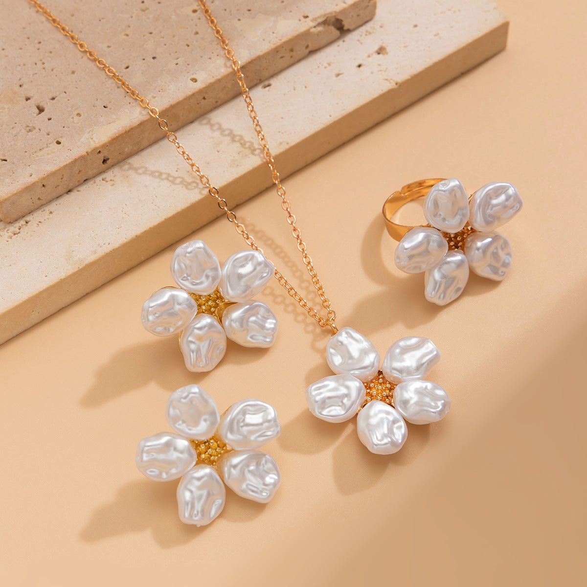 Metallic Pearl Flower Pendant