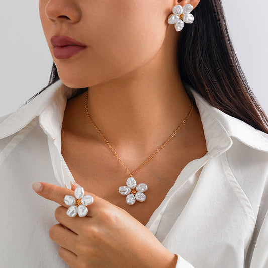 Metallic Pearl Flower Pendant